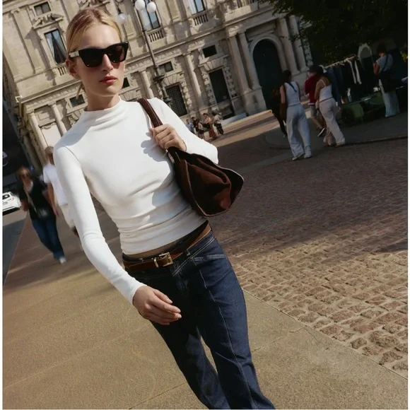 NWT White Mock Neck Top - Picture 1 of 4